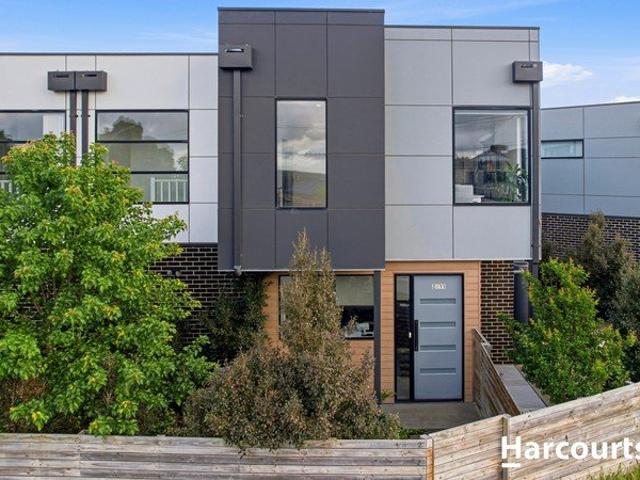 Townhouse for sale in Hallam, Melbourne