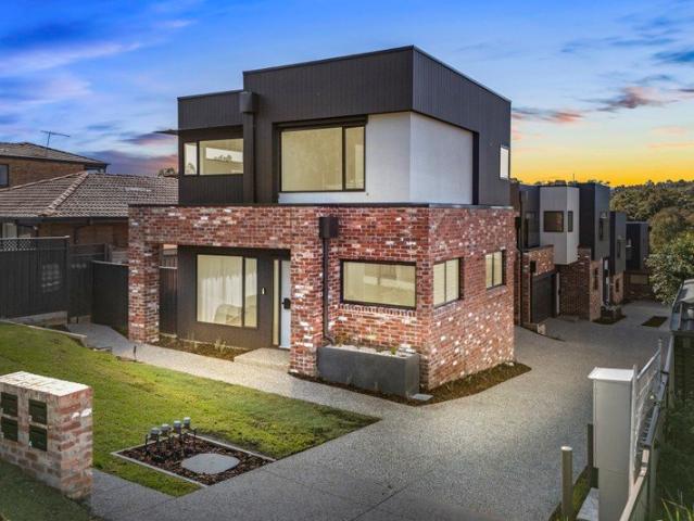 Townhouse for sale in Reservoir, Melbourne