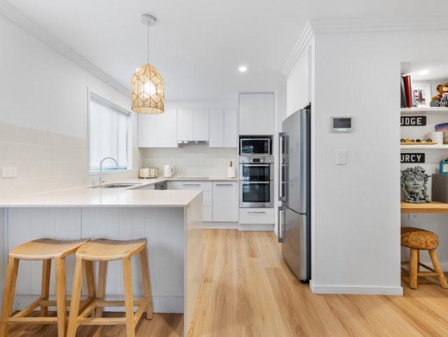 Townhouse for sale in Labrador, Gold Coast City