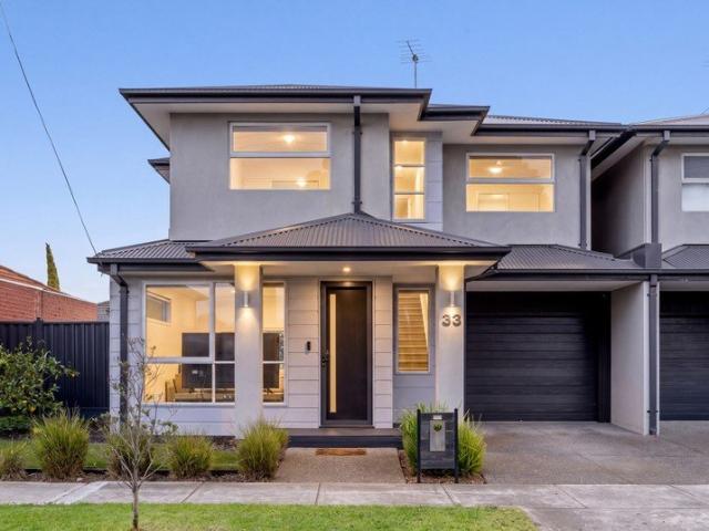 Townhouse for sale in Camerons Creek, Victoria