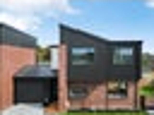 House for sale in Queenwood