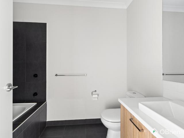 Townhouse for sale in Camerons Creek, Victoria