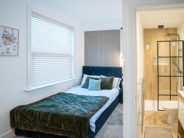 Studio for rent in Roselands, Eastbourne