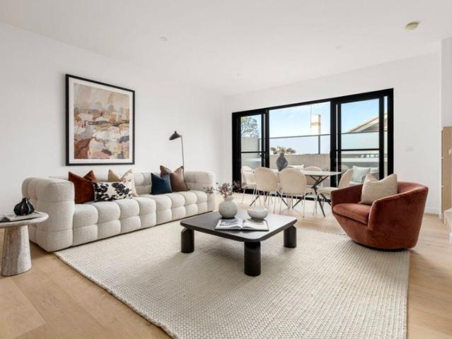 Townhouse for rent in Glen Iris, Melbourne