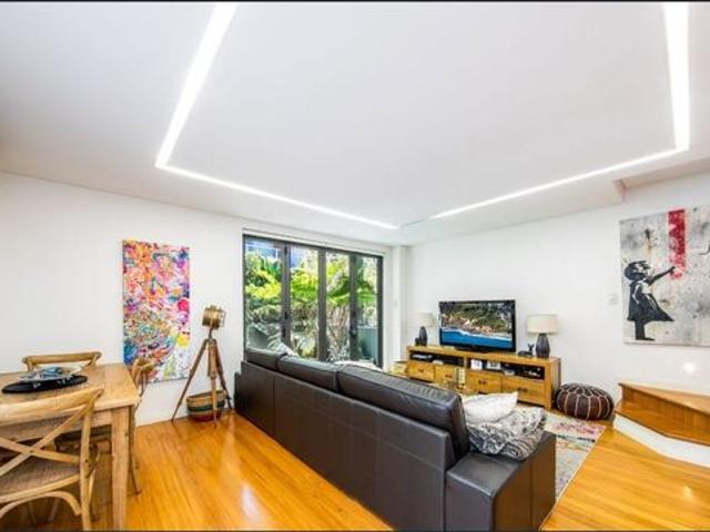 Townhouse for rent in Sydney, New South Wales