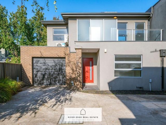 Townhouse for sale in Camerons Creek, Victoria