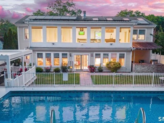 House for sale in Cos Cob, Connecticut