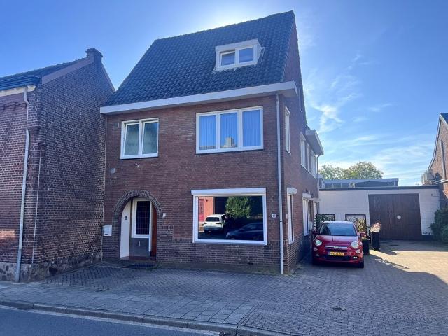Bovenwoning te huur in Beek, Limburg
