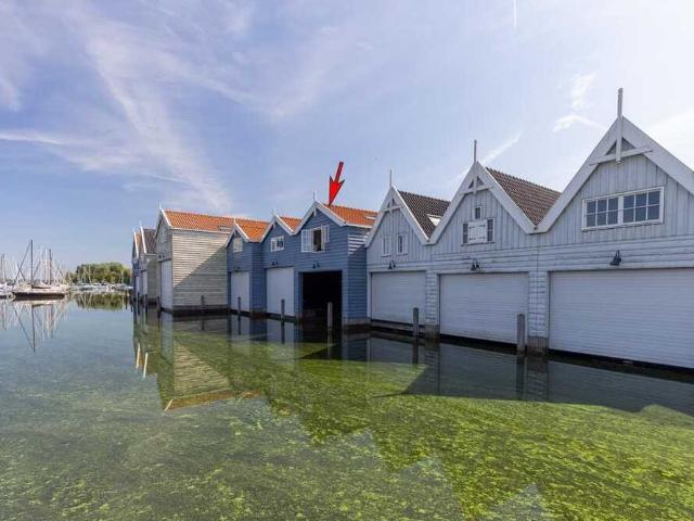 Bovenwoning te huur in Huizen, Noord Holland