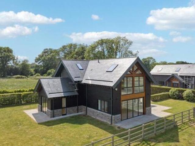 House for sale in Pouchen End, Hertfordshire