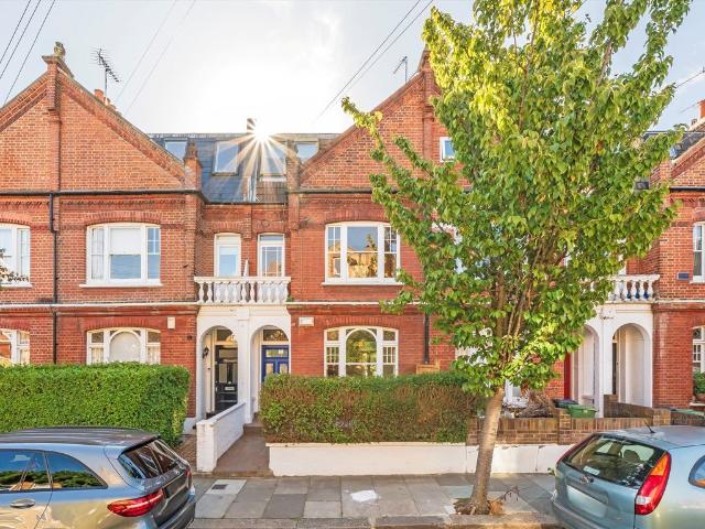 Apartment for rent in Sands End, Greater London