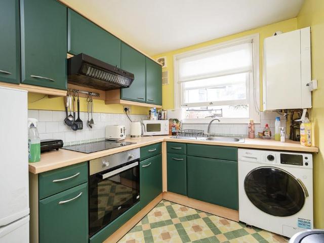 Apartment for rent in Mile End, Greater London