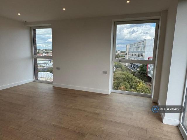 Apartment for rent in Alperton, Greater London