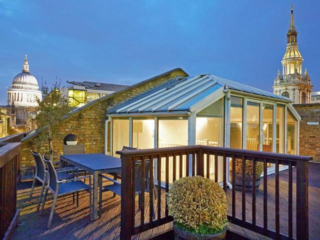 Apartment for rent in Lyons, Greater London