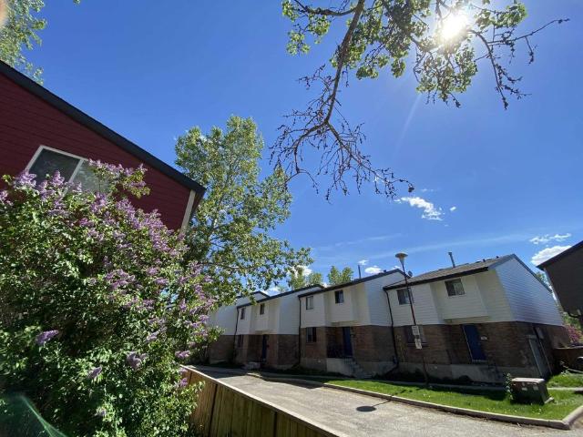 Apartment for rent in Bowness, Calgary