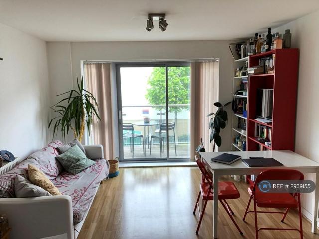 Apartment for rent in Bow, Greater London