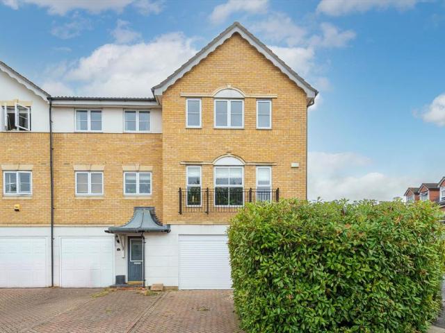 House for rent in Lower Halliford, Surrey
