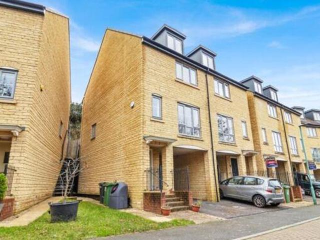 House for sale in Thrupp, School House