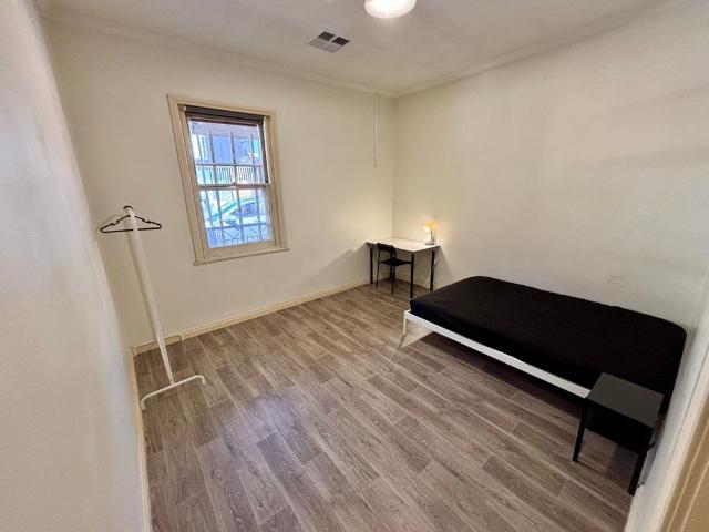 Room for rent in Bowden, Adelaide