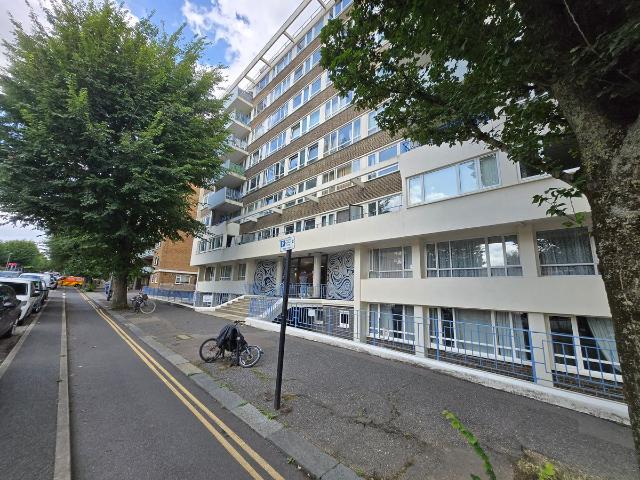 Apartment for rent in Aldrington