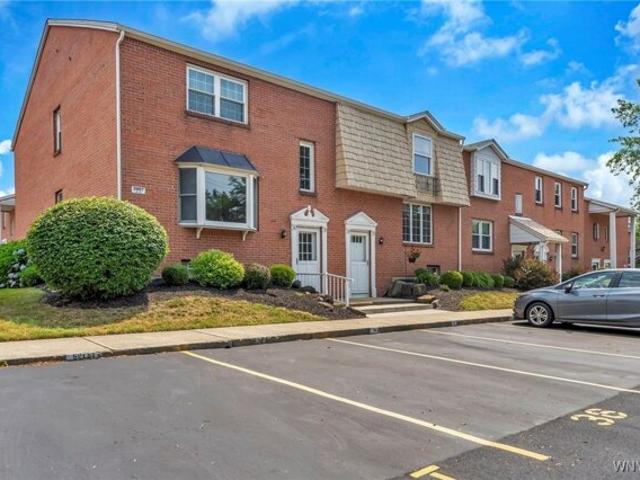 Condo for sale in Lancaster
