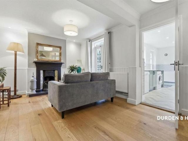 House for rent in Ivy Chimneys, Epping