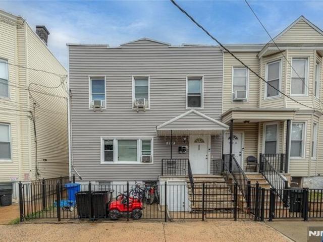 House for sale in Hudson, New Jersey