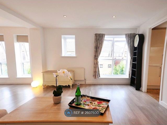 Apartment for rent in Silvertown, Greater London
