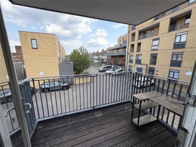 Apartment for rent in New Southgate, Greater London