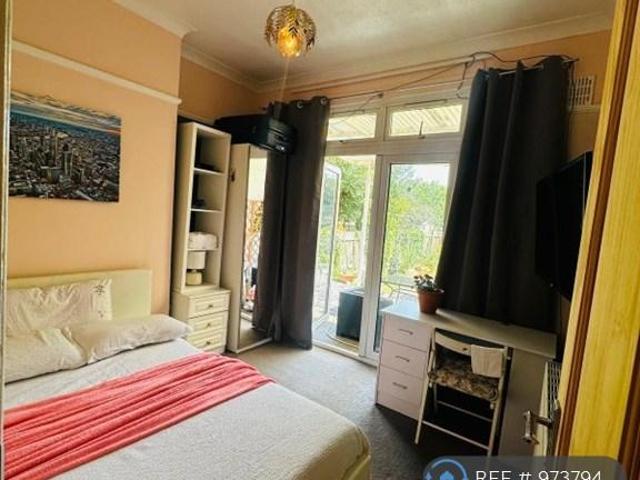 House for rent in London Borough of Enfield, Greater London