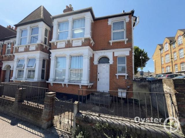 House for rent in New Southgate, Greater London