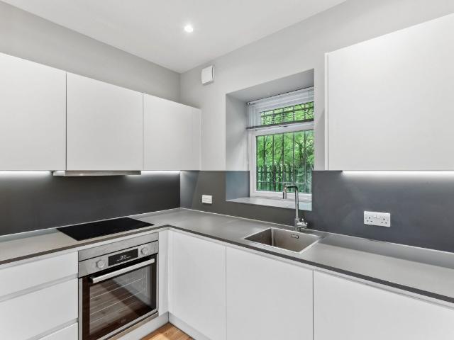 Apartment for rent in Bowes Park, Greater London