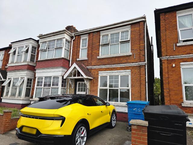 Studio for rent in Palmers Green, Greater London