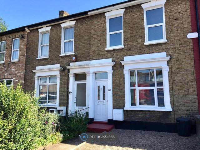 Studio for rent in Palmers Green, Greater London