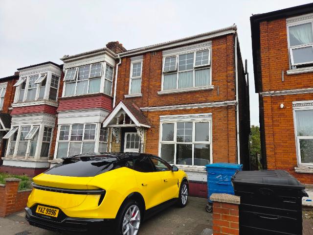Studio for rent in Palmers Green, Greater London