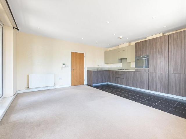 Apartment for rent in New Southgate, Greater London