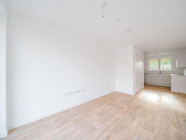 Apartment for rent in Roding Riverside, Greater London