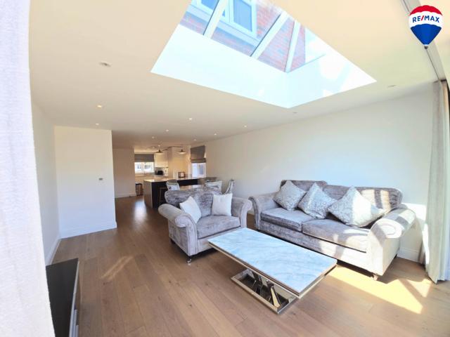 House for rent in London Borough of Merton, Raynes Park