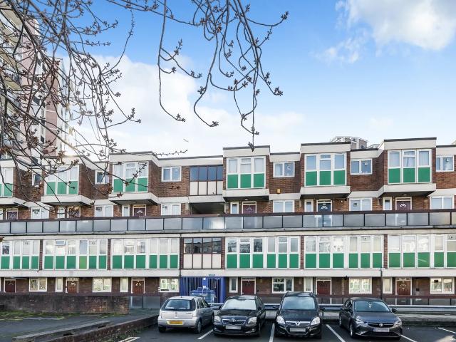 House for rent in Charlton Riverside, Greater London