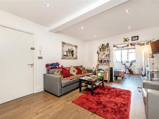 Apartment for rent in Holloway, Greater London