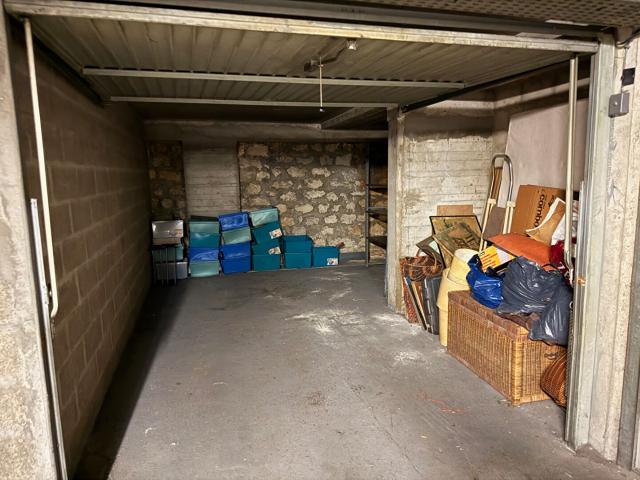 Garage vente à Paris, Île-de-France