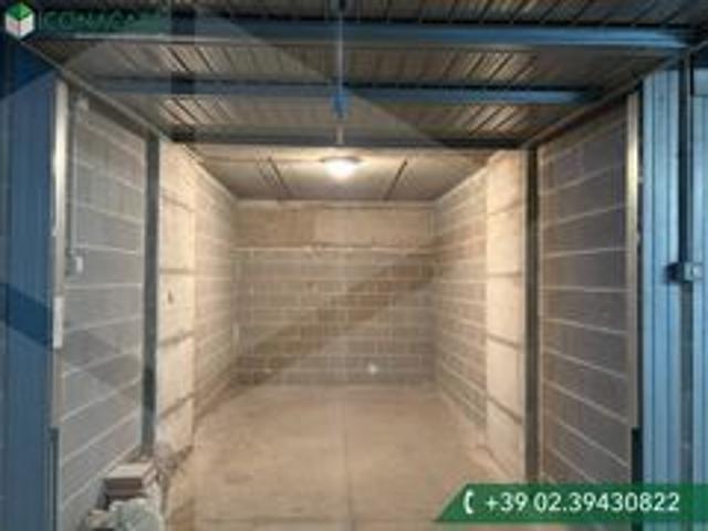 Box in affitto a Municipio 6, Milano