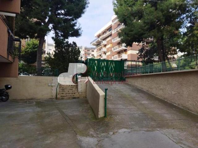 Box in vendita a Bari
