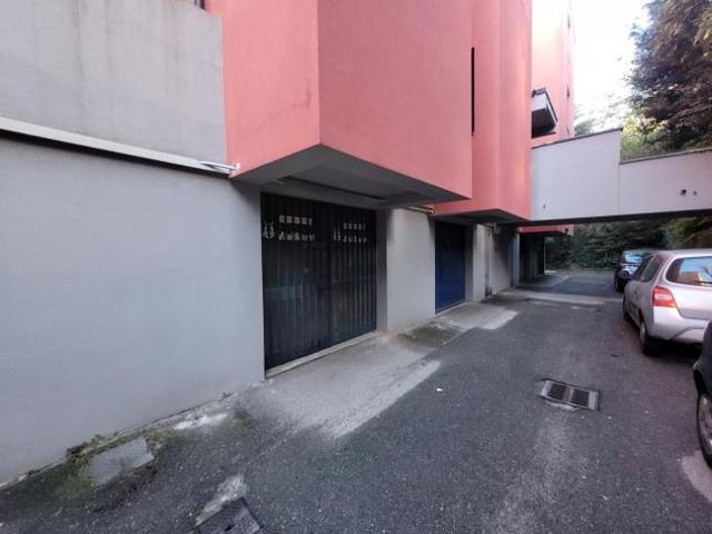 Box in vendita a Muggiò, Como