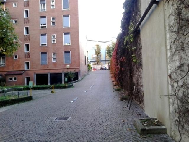 Box in affitto a Municipio 9, Milano