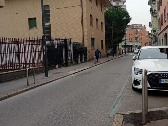 Box in affitto a Municipio 9, Milano