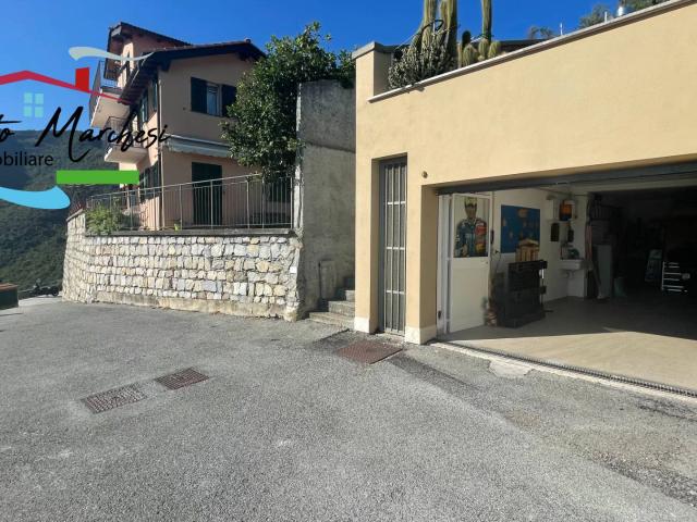 Box in vendita a Avegno, Arbora