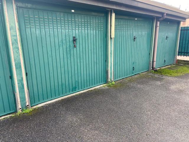 Box in vendita a Rozzano, Lombardia