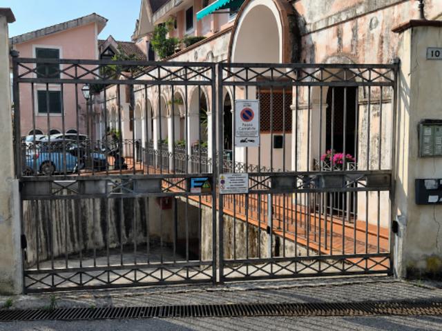 Box in vendita a Salerno, Campania