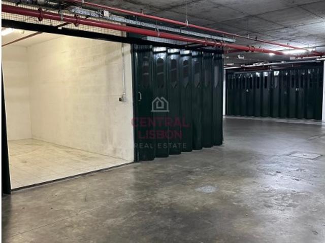 Garagem venda em Parque das Nações, Lisboa